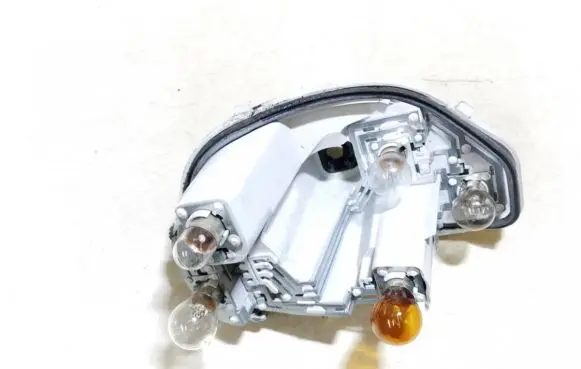 Volkswagen Jetta V Tail light bulb cover holder