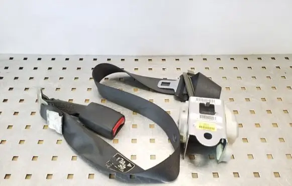 Chrysler 300 - 300C Middle seatbelt (rear) P0UW811DBAE