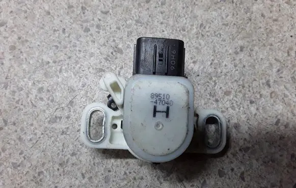 Toyota C-HR I Brake pedal sensor switch 8951047040