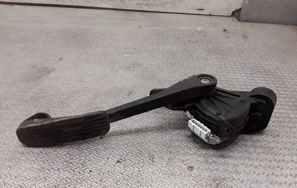 Volvo XC90 Accelerator throttle pedal 6PV00853704 30666656