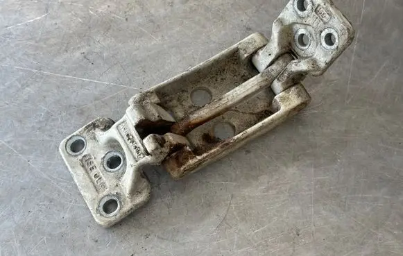Mercedes-Benz Sprinter W906 Loading door upper hinge A9067400037