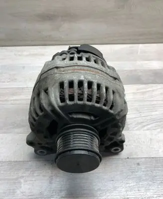 Volkswagen Jetta VI Generator/alternator 06F903023F 0124525091