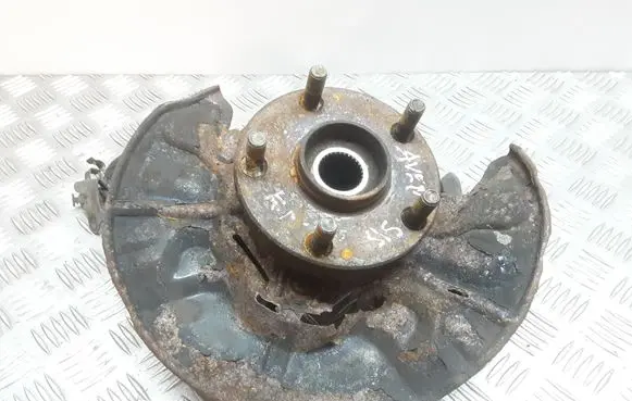 Toyota Avensis T250 Front wheel hub