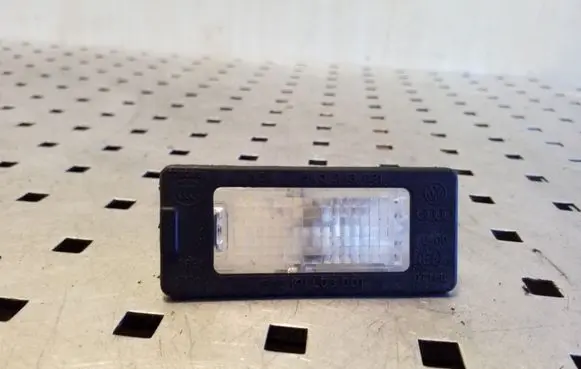 Volkswagen Golf Plus Number plate light 5N0943021