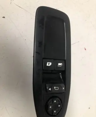 Peugeot 208 Electric window control switch 96751120ZD