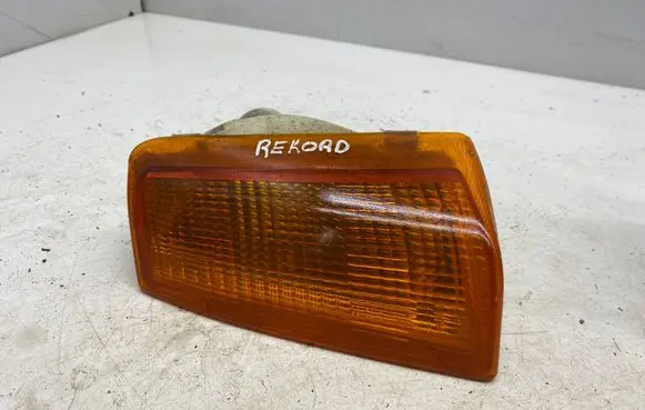 Opel Rekord E1 Front indicator light 305232047