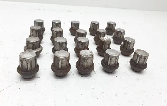 Volvo V50 Nuts/bolts 