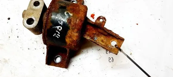Chevrolet Kalos Engine mount bracket