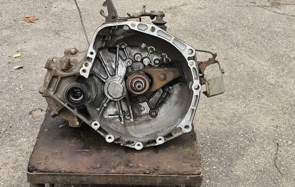Toyota Yaris Manual 5 speed gearbox