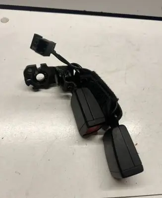 Audi A4 S4 B9 Middle seatbelt buckle (rear) 8W0857739D