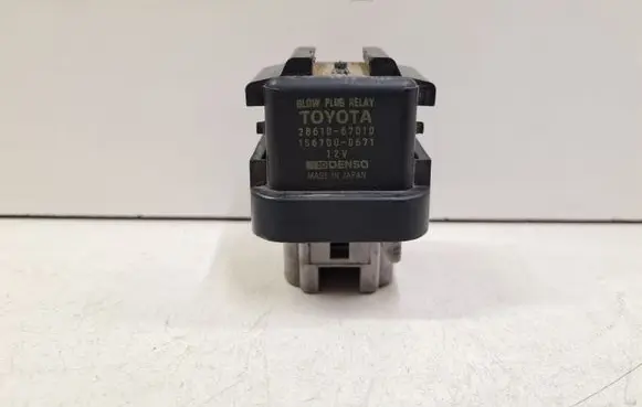 Toyota Avensis T250 Glow plug pre-heat relay 2861067010 1567000671