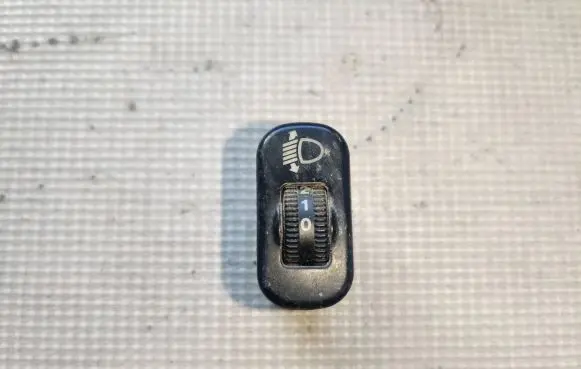 Mercedes-Benz Sprinter W901 W902 W903 W904 Headlight level height control switch 0005444831 32200101
