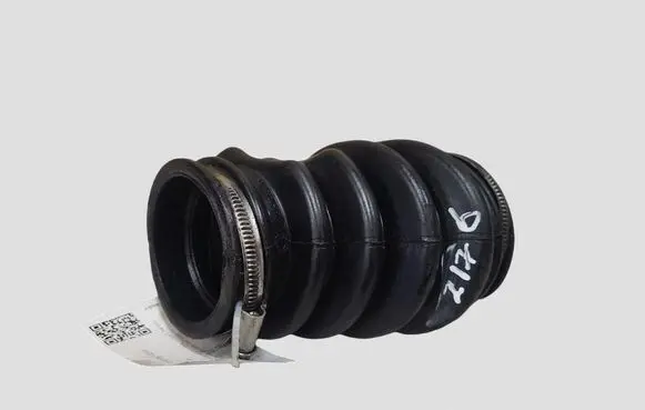 Volvo V40 Air intake hose/pipe AV619C623CC
