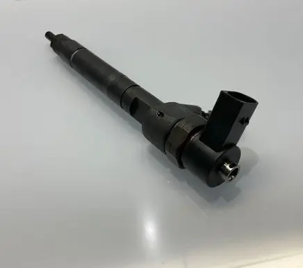 Mercedes-Benz E W211 Fuel injector A6130700587 6130700587