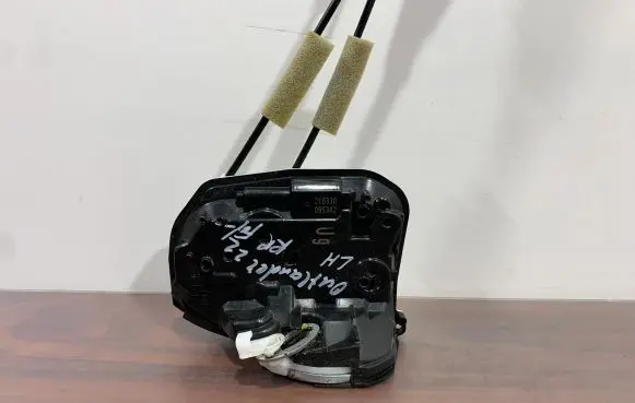 Mitsubishi Outlander IV Rear door lock 210330 095342