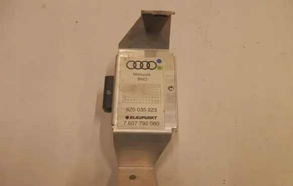 Audi A2 Sound amplifier 8Z0035223