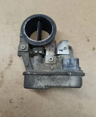 Volkswagen PASSAT B7 USA Throttle valve 1K0253691J 03015B0124