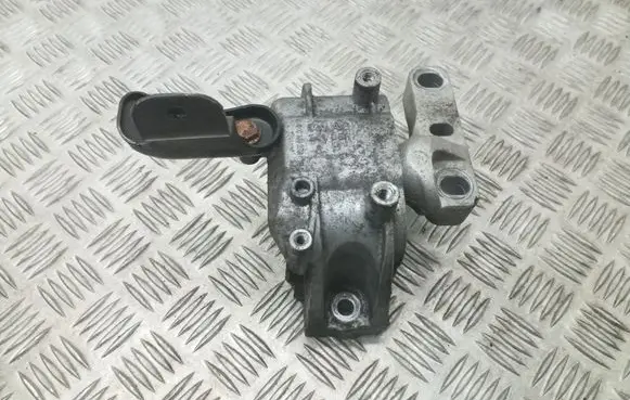 Volkswagen PASSAT B7 Engine mount bracket 1K0199262CF 1K0199588
