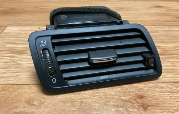 Volkswagen PASSAT B6 Dashboard side air vent grill/cover trim 3C1819702E T0024375I P0108667