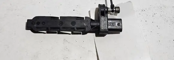 BMW 5 F10 F11 Camshaft speed sensor 25916010 7806782