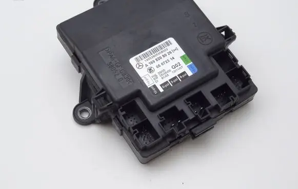 Mercedes-Benz B W245 Door control unit/module A1698208026