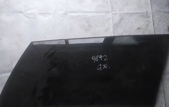 Mitsubishi Grandis Rear side window as2