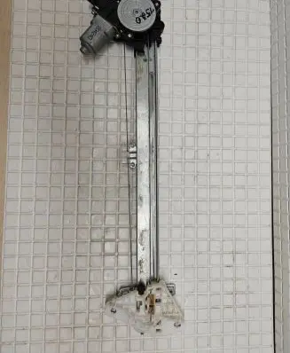 Subaru XV I Front door window regulator with motor CM012570