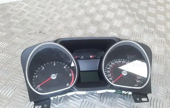 Speedometer (instrument cluster)
