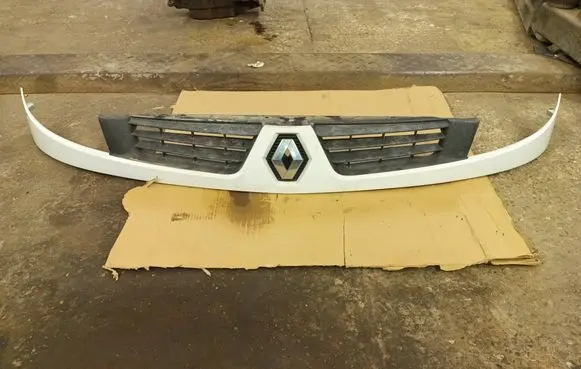 Renault Kangoo I Front grill 8200331208