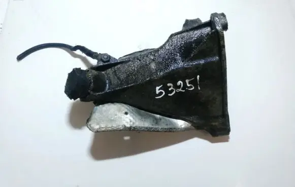 Audi A4 S4 B5 8D Engine mounting bracket
