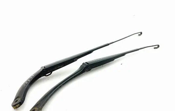 Honda HR-V Front wiper blade arm