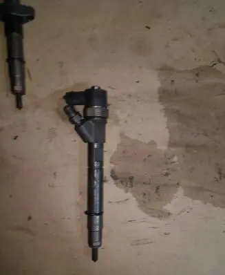Fuel injector