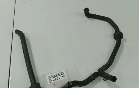 Volkswagen PASSAT B6 Engine coolant pipe/hose 