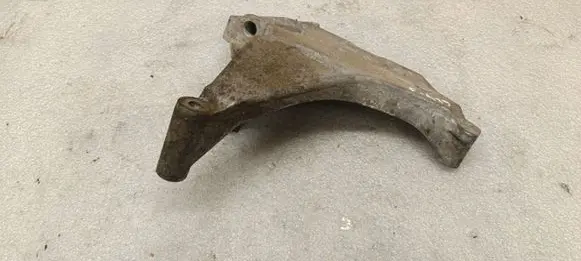 Volkswagen Tiguan Engine mounting bracket 03L199207 A1S19C03 KTS93V120