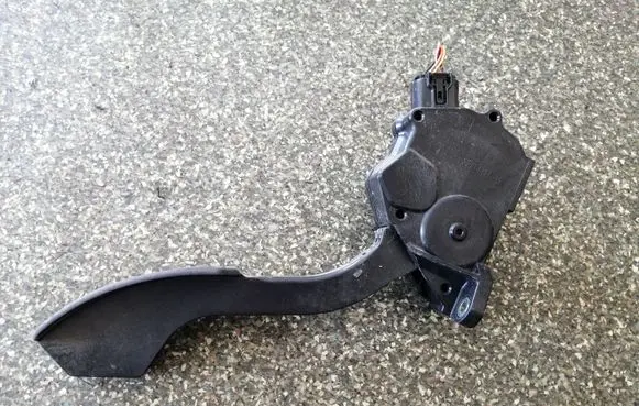Toyota Corolla E140 E150 Accelerator throttle pedal 7811012010 1988007310