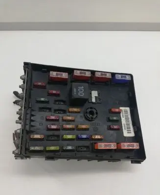 Volkswagen PASSAT B6 Fuse module 3C0937125