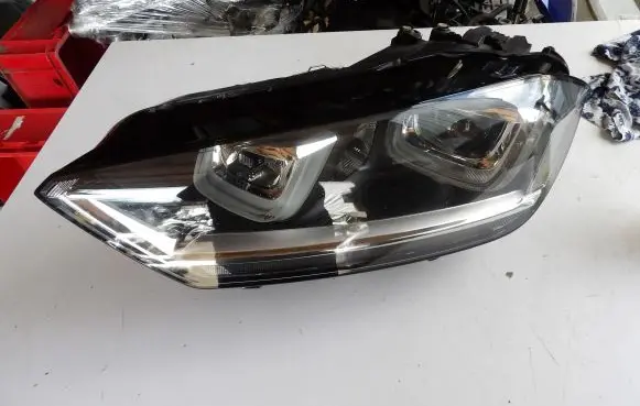 Volkswagen Golf Sportsvan Headlight/headlamp 517941033B