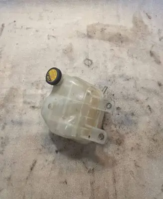 Toyota RAV 4 (XA20) Coolant expansion tank/reservoir 