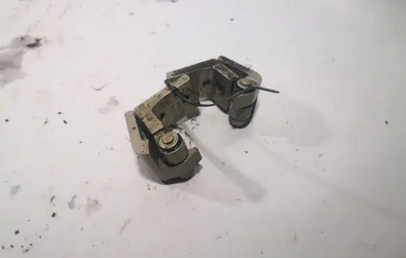 Skoda Octavia Mk2 (1Z) Front door hinge set 1Z0833401B 1Z0833411B