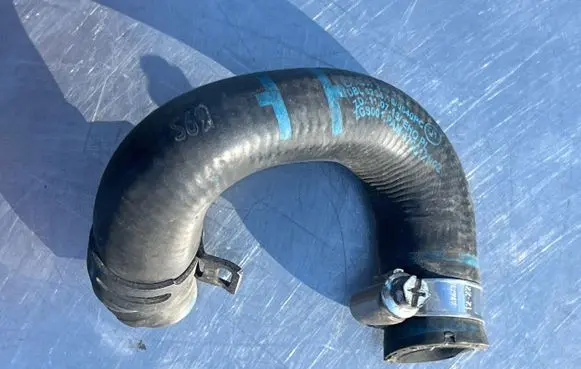Mercedes-Benz Sprinter W906 Engine coolant pipe/hose A6512001482