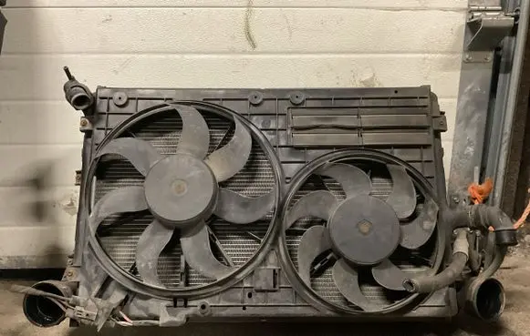 Volkswagen PASSAT B6 Radiator set 1K0121207AA 1K0121205G