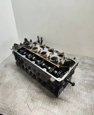 Peugeot 407 Engine head 9641752610