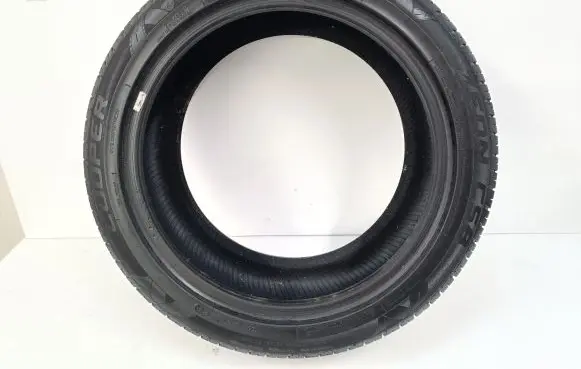 Volkswagen Jetta VI R17 summer tire 