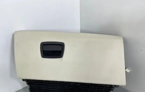 BMW 5 F10 F11 Glove box 9173907