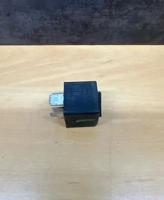 BMW 5 E60 E61 Other relay 61366901469 6901469 6136