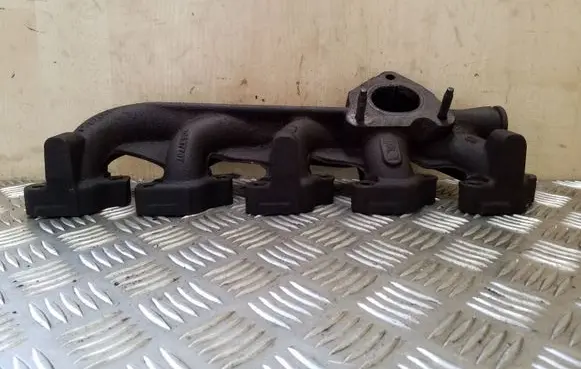 Volvo XC90 Exhaust manifold 30637797