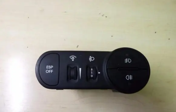 Hyundai i10 Light switch 201004779 I1081
