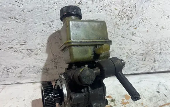 Mazda 6 Power steering pump