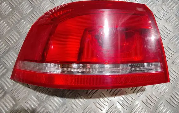 Volkswagen PASSAT B7 Rear/tail lights 3AF945095C 605121LH 605121