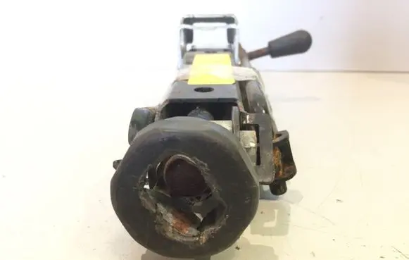 Audi A4 S4 B8 8K Lift Jack 8K0011031C